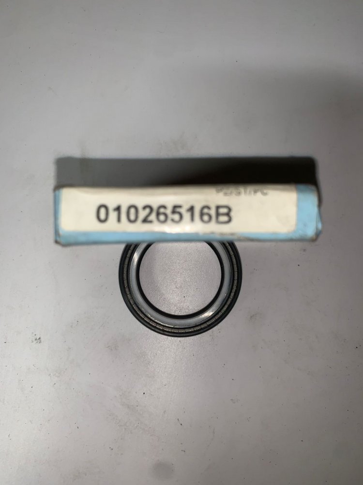 Сальник рулевого редуктора Mercedes-Benz 01026516B