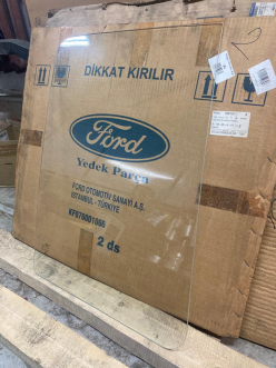 Стекло передней правой двери, опускное, белое Ford Transit с 2006г. 1857523