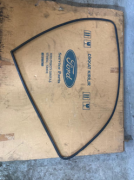 Уплотнитель (молдинг) лобового стекла Ford Transit Connect с 2002 по 2013 4417444